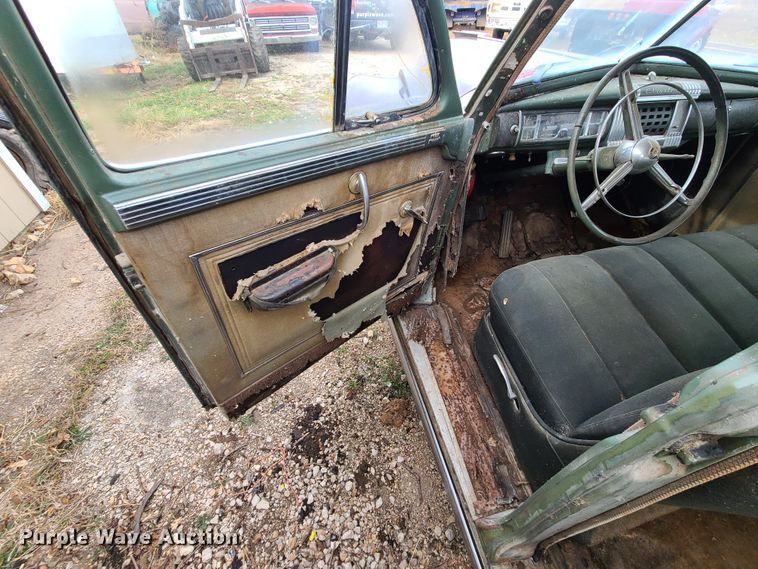 image for item DJ1601 1948 Chrysler  sedan