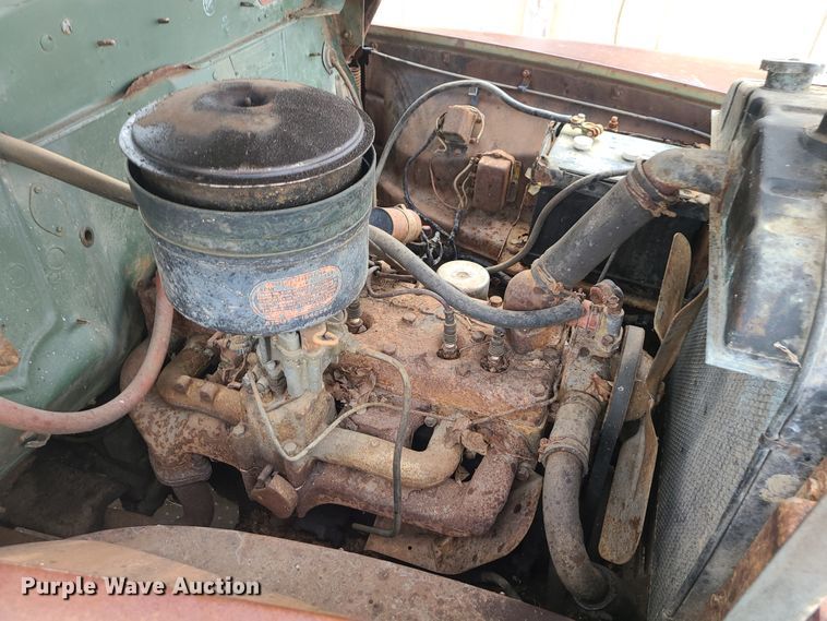 image for item DJ1601 1948 Chrysler  sedan