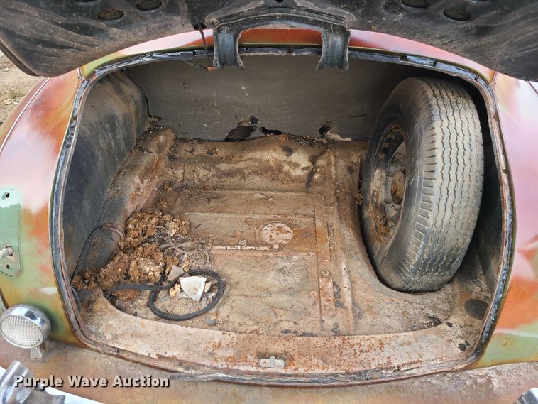 image for item DJ1601 1948 Chrysler  sedan