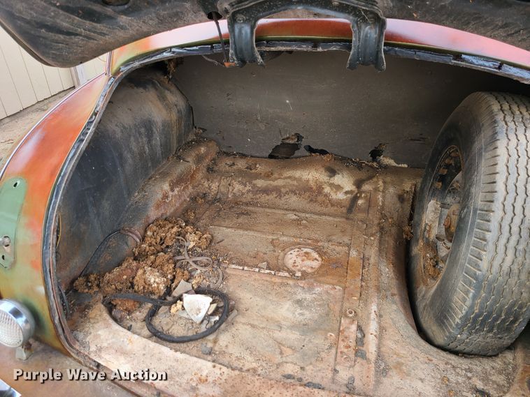 image for item DJ1601 1948 Chrysler  sedan