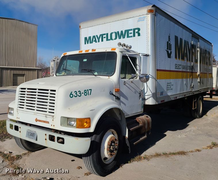 image for item DJ1610 1990 International 4900  box truck