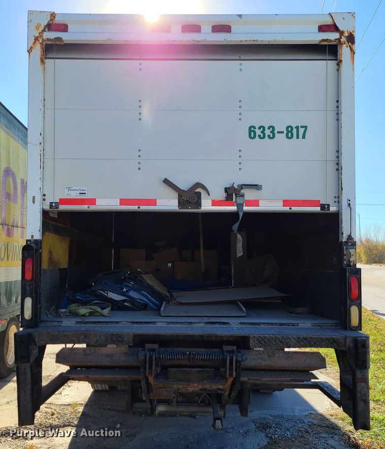 image for item DJ1610 1990 International 4900  box truck