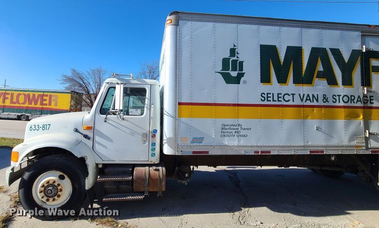 image for item DJ1610 1990 International 4900  box truck