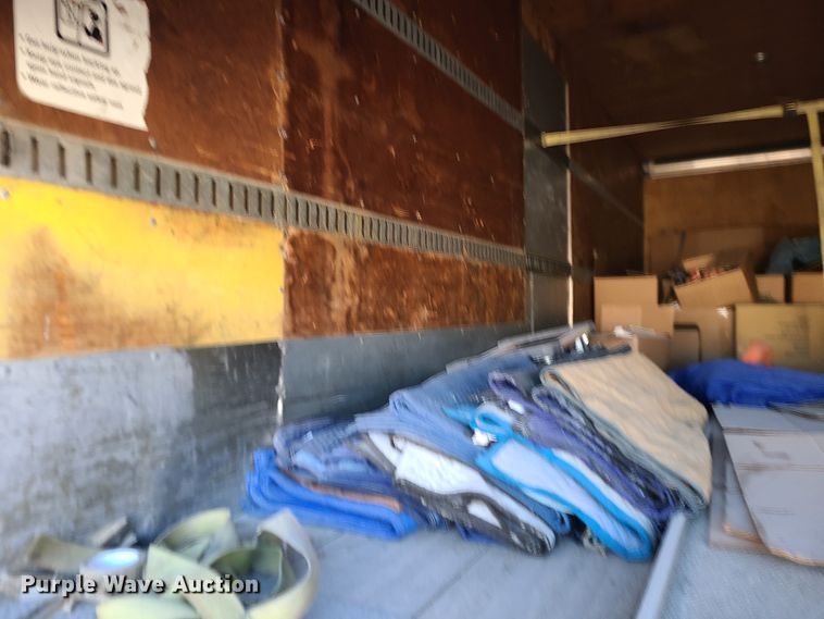 image for item DJ1610 1990 International 4900  box truck