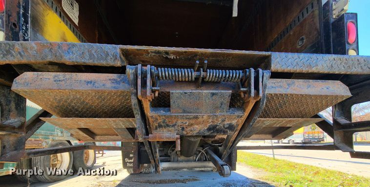 image for item DJ1610 1990 International 4900  box truck