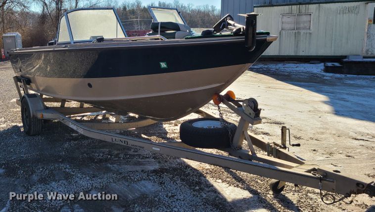 image for item DJ1691 2000 Lund Fisherman 1800  boat