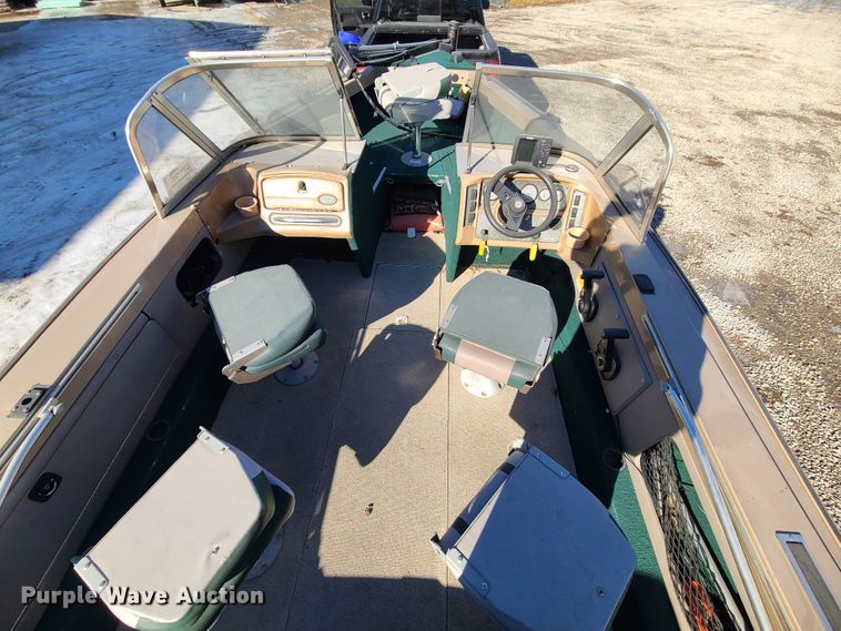 image for item DJ1691 2000 Lund Fisherman 1800  boat