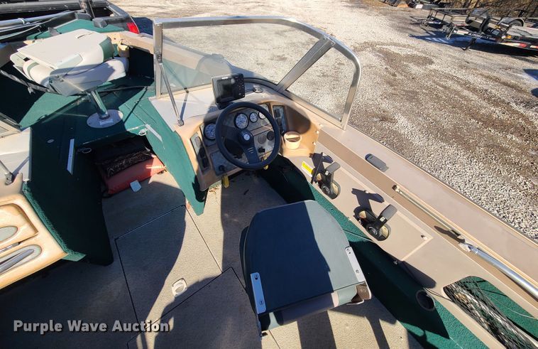 image for item DJ1691 2000 Lund Fisherman 1800  boat