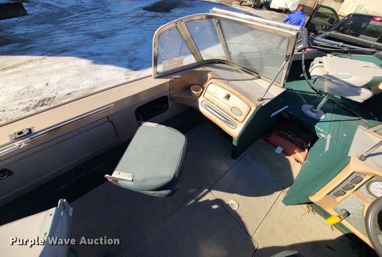 image for item DJ1691 2000 Lund Fisherman 1800  boat