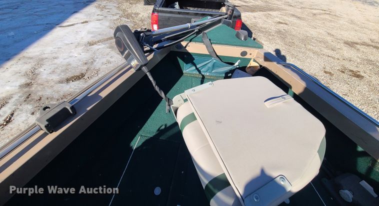 image for item DJ1691 2000 Lund Fisherman 1800  boat