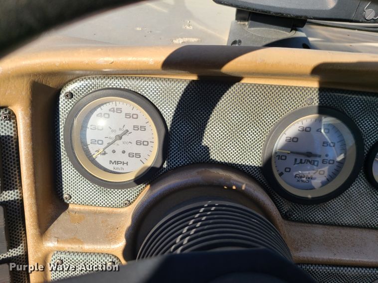 image for item DJ1691 2000 Lund Fisherman 1800  boat