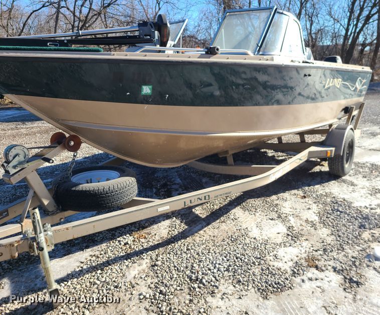 image for item DJ1691 2000 Lund Fisherman 1800  boat