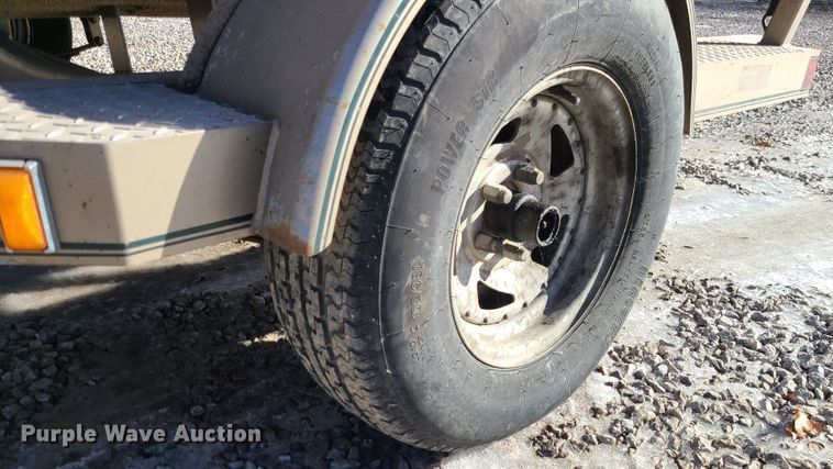 image for item DJ1691 2000 Lund Fisherman 1800  boat