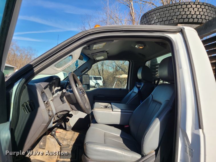 image for item DJ1695 2014 Ford F450 Super Duty  flatbed truck