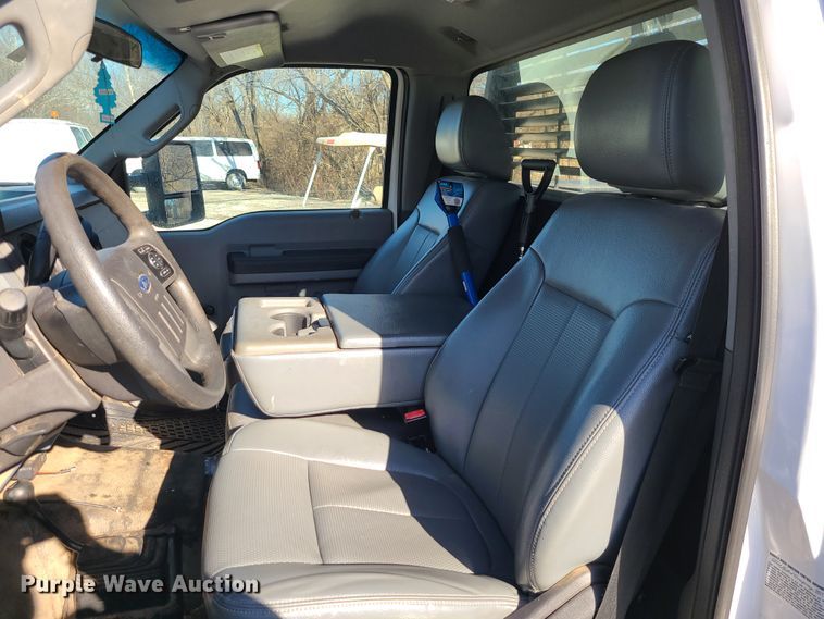 image for item DJ1695 2014 Ford F450 Super Duty  flatbed truck