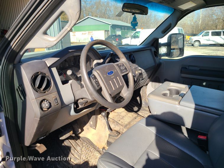 image for item DJ1695 2014 Ford F450 Super Duty  flatbed truck