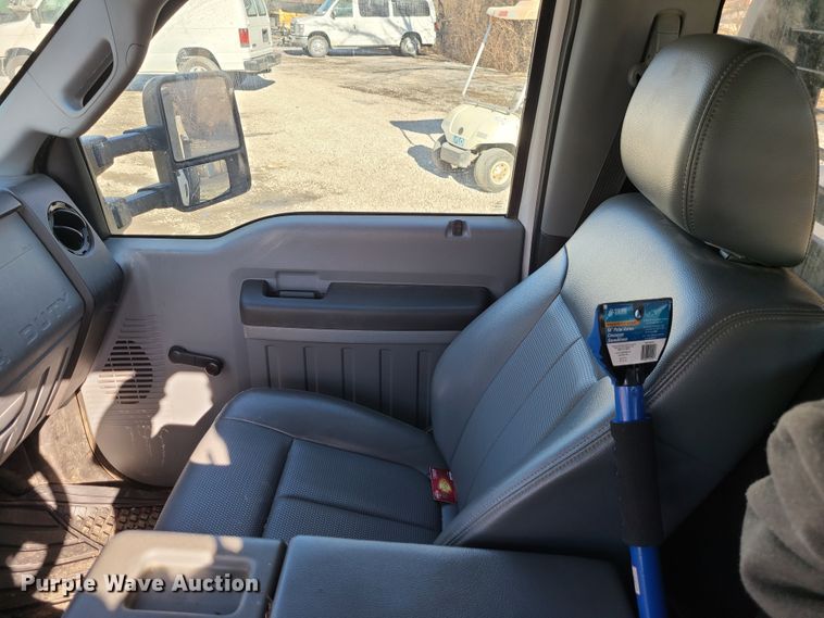 image for item DJ1695 2014 Ford F450 Super Duty  flatbed truck