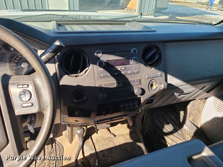 image for item DJ1695 2014 Ford F450 Super Duty  flatbed truck