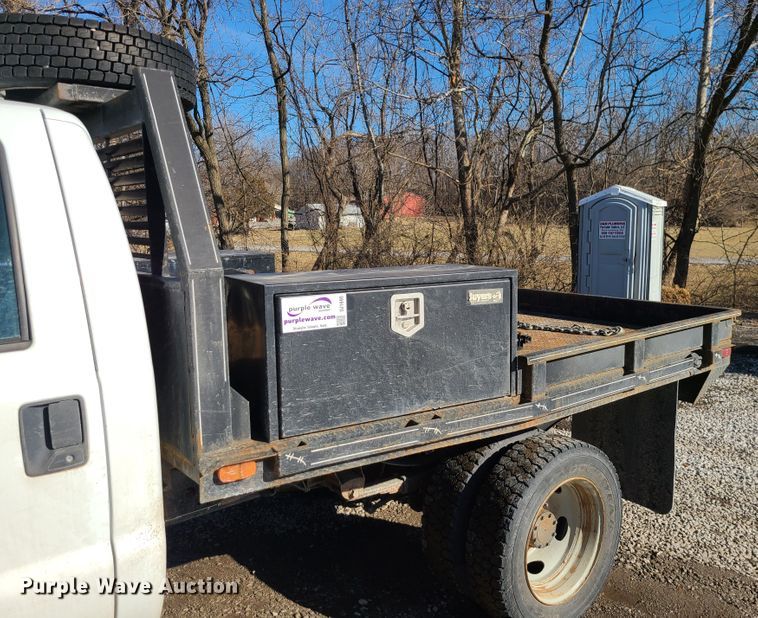 image for item DJ1695 2014 Ford F450 Super Duty  flatbed truck