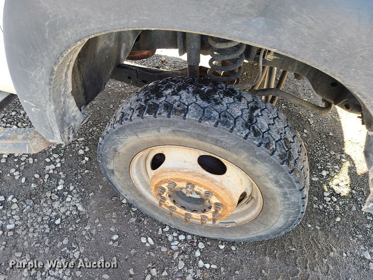 image for item DJ1695 2014 Ford F450 Super Duty  flatbed truck