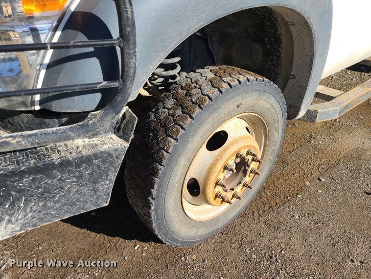 image for item DJ1695 2014 Ford F450 Super Duty  flatbed truck