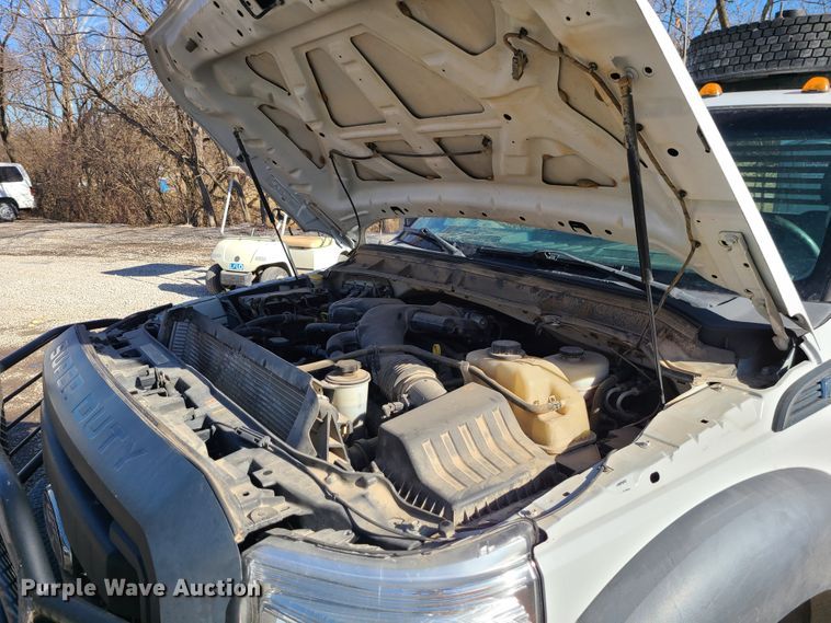 image for item DJ1695 2014 Ford F450 Super Duty  flatbed truck