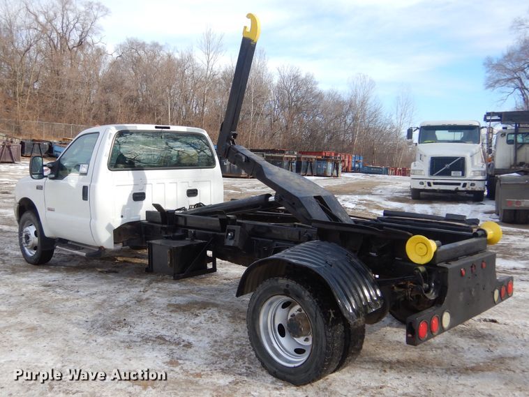 image for item DK3477 2004 Ford F550 Super Duty XL  hook lift truck