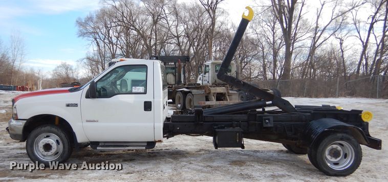 image for item DK3477 2004 Ford F550 Super Duty XL  hook lift truck