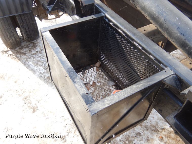 image for item DK3477 2004 Ford F550 Super Duty XL  hook lift truck