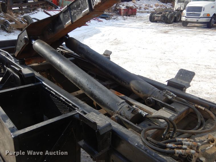 image for item DK3477 2004 Ford F550 Super Duty XL  hook lift truck