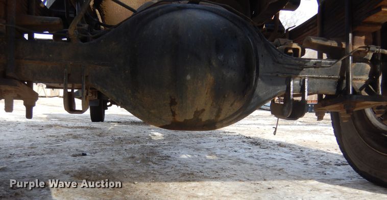 image for item DK3477 2004 Ford F550 Super Duty XL  hook lift truck