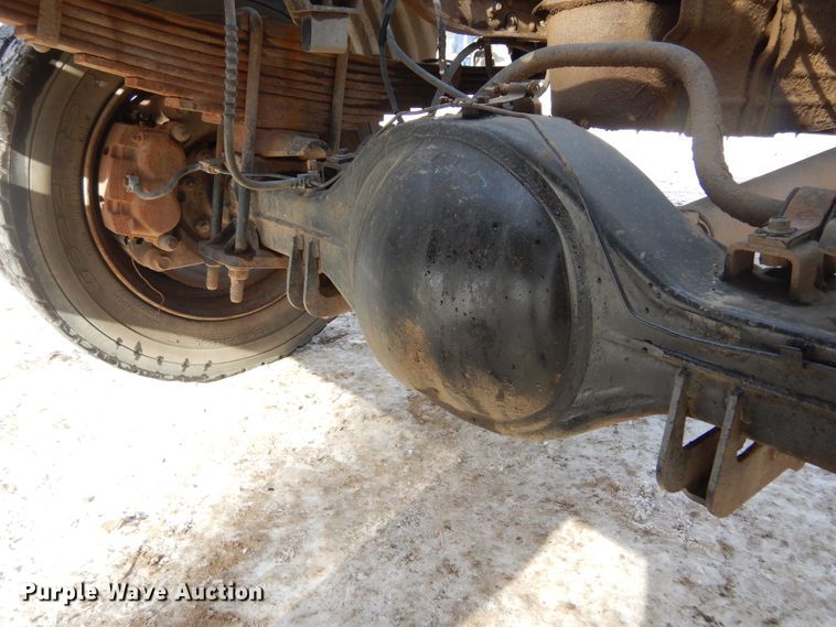 image for item DK3477 2004 Ford F550 Super Duty XL  hook lift truck