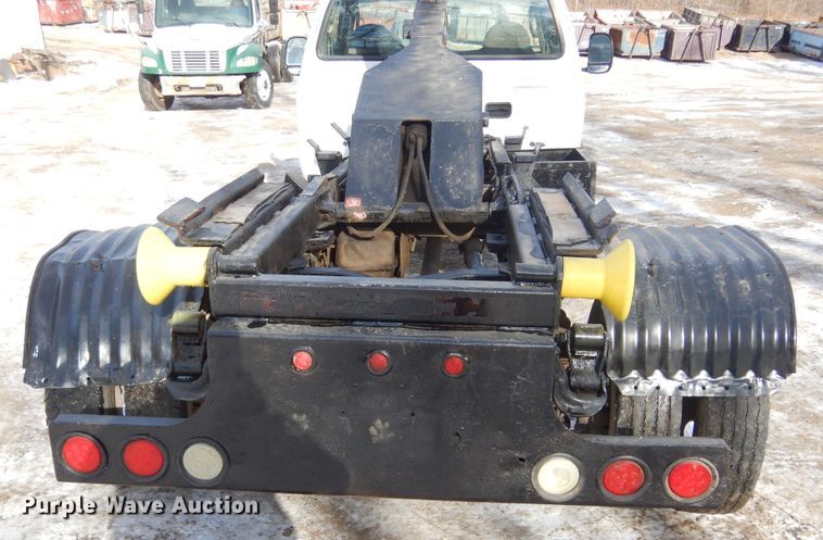 image for item DK3477 2004 Ford F550 Super Duty XL  hook lift truck