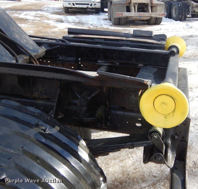 image for item DK3477 2004 Ford F550 Super Duty XL  hook lift truck