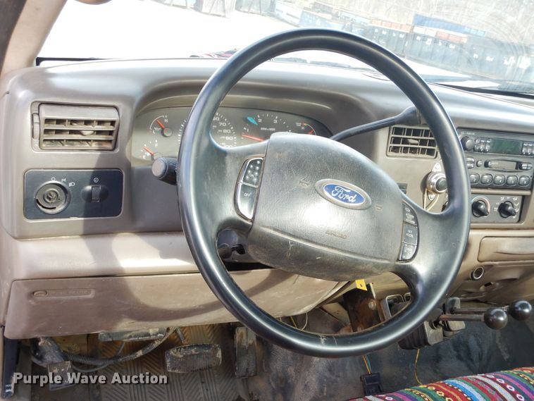 image for item DK3477 2004 Ford F550 Super Duty XL  hook lift truck