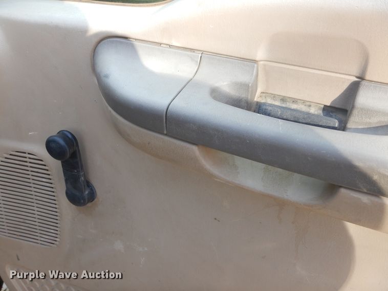 image for item DK3477 2004 Ford F550 Super Duty XL  hook lift truck