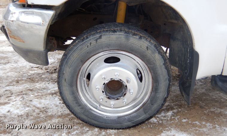 image for item DK3477 2004 Ford F550 Super Duty XL  hook lift truck