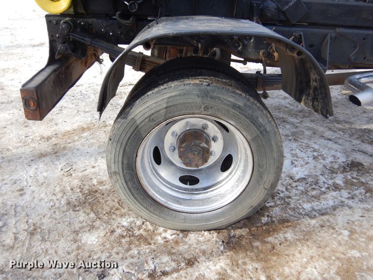 image for item DK3477 2004 Ford F550 Super Duty XL  hook lift truck