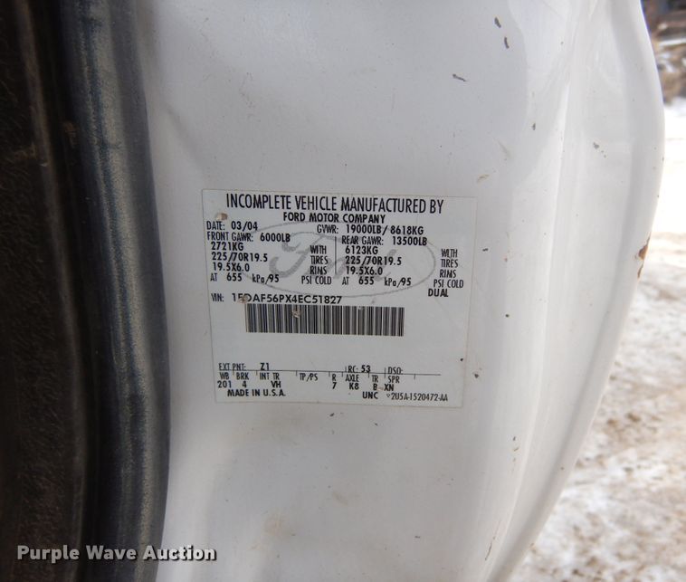 image for item DK3477 2004 Ford F550 Super Duty XL  hook lift truck