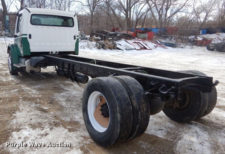 image for item DK3479 2005 Freightliner Business Class M2 106  truck cab and chassis