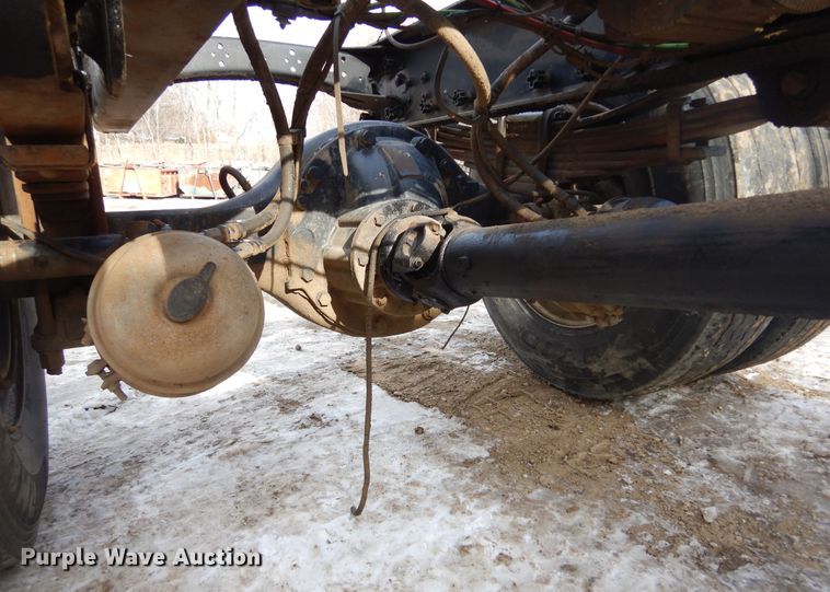 image for item DK3479 2005 Freightliner Business Class M2 106  truck cab and chassis