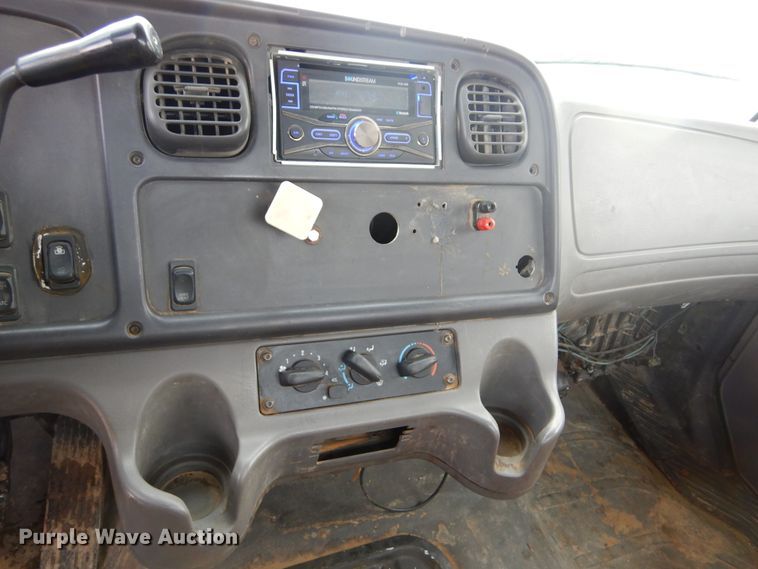 image for item DK3479 2005 Freightliner Business Class M2 106  truck cab and chassis