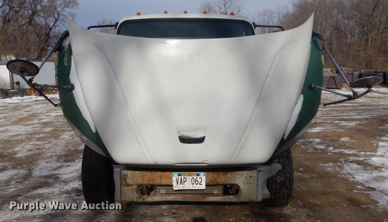 image for item DK3479 2005 Freightliner Business Class M2 106  truck cab and chassis