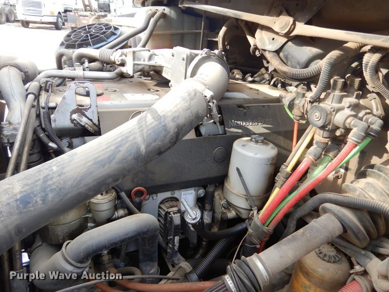 image for item DK3479 2005 Freightliner Business Class M2 106  truck cab and chassis