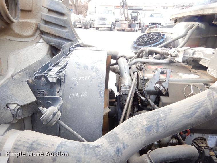 image for item DK3479 2005 Freightliner Business Class M2 106  truck cab and chassis