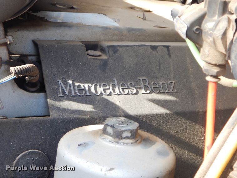 image for item DK3479 2005 Freightliner Business Class M2 106  truck cab and chassis