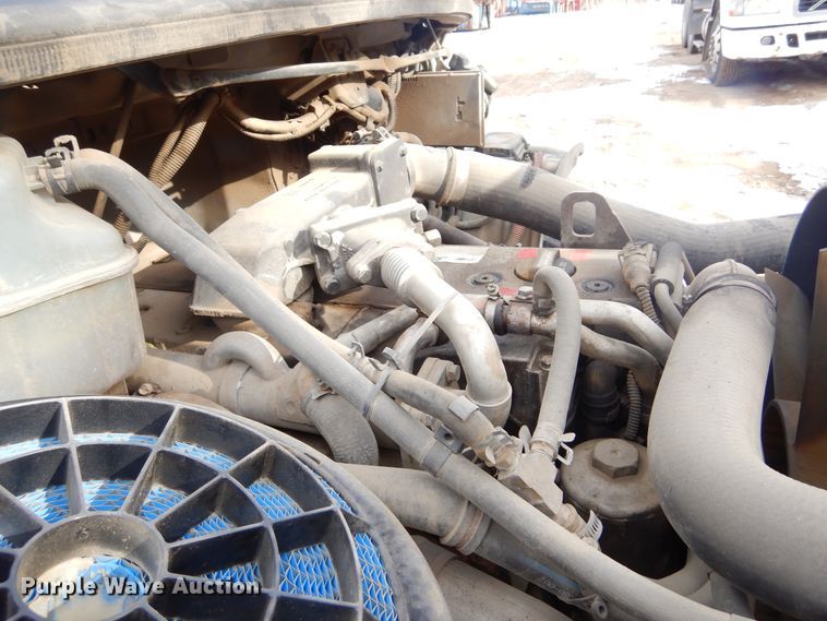 image for item DK3479 2005 Freightliner Business Class M2 106  truck cab and chassis