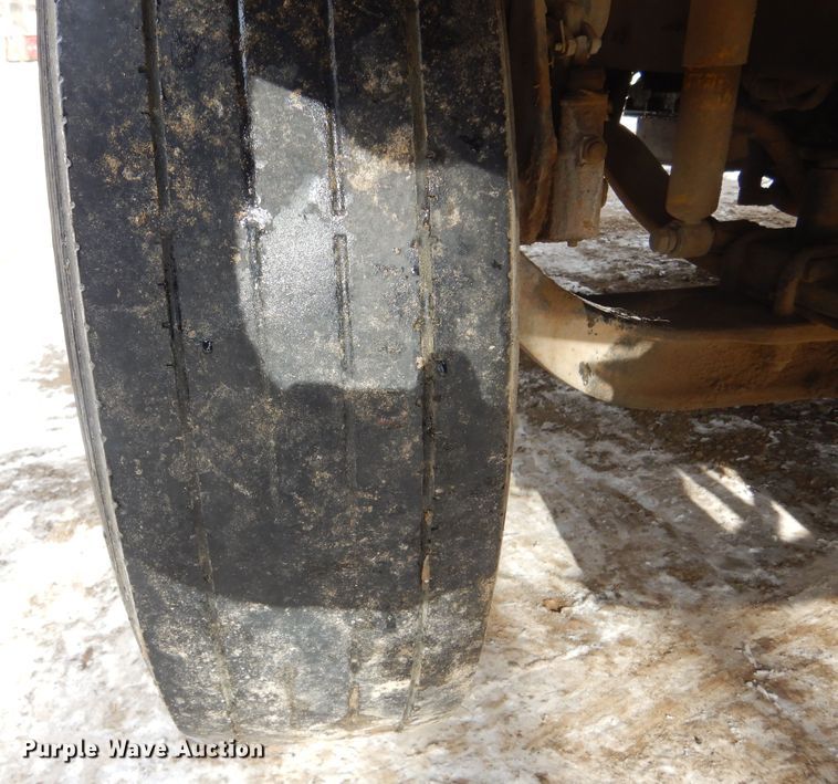 image for item DK3479 2005 Freightliner Business Class M2 106  truck cab and chassis