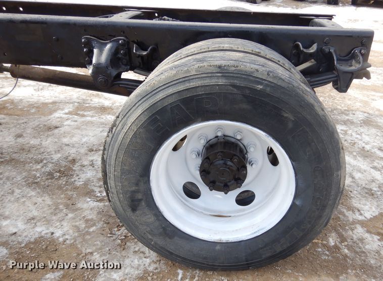 image for item DK3479 2005 Freightliner Business Class M2 106  truck cab and chassis