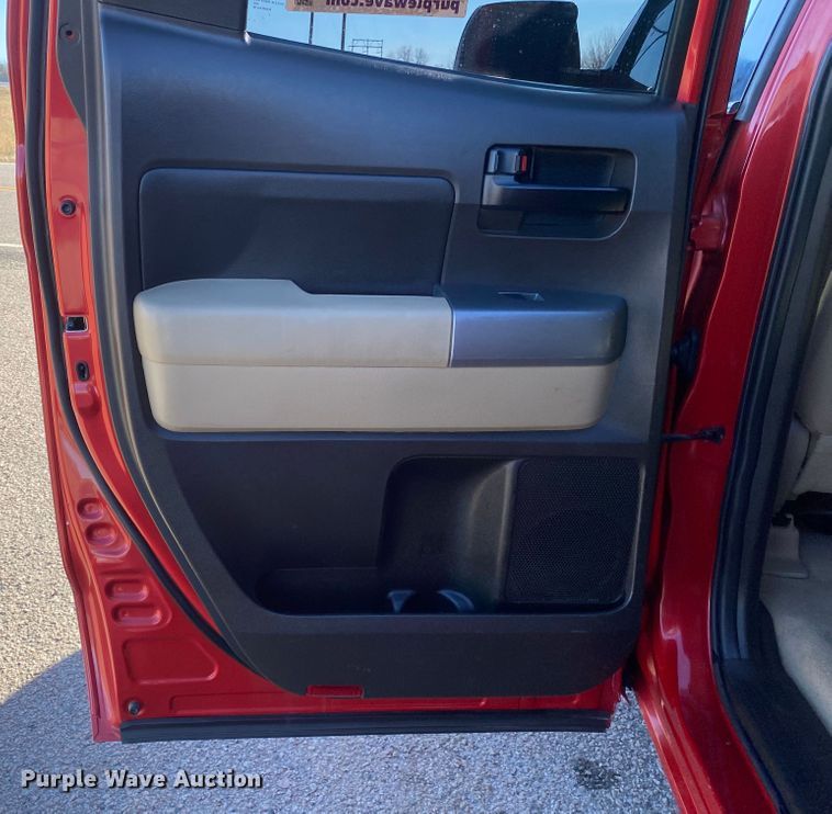 image for item DL6860 2011 Toyota Tundra  Double Cab pickup truck